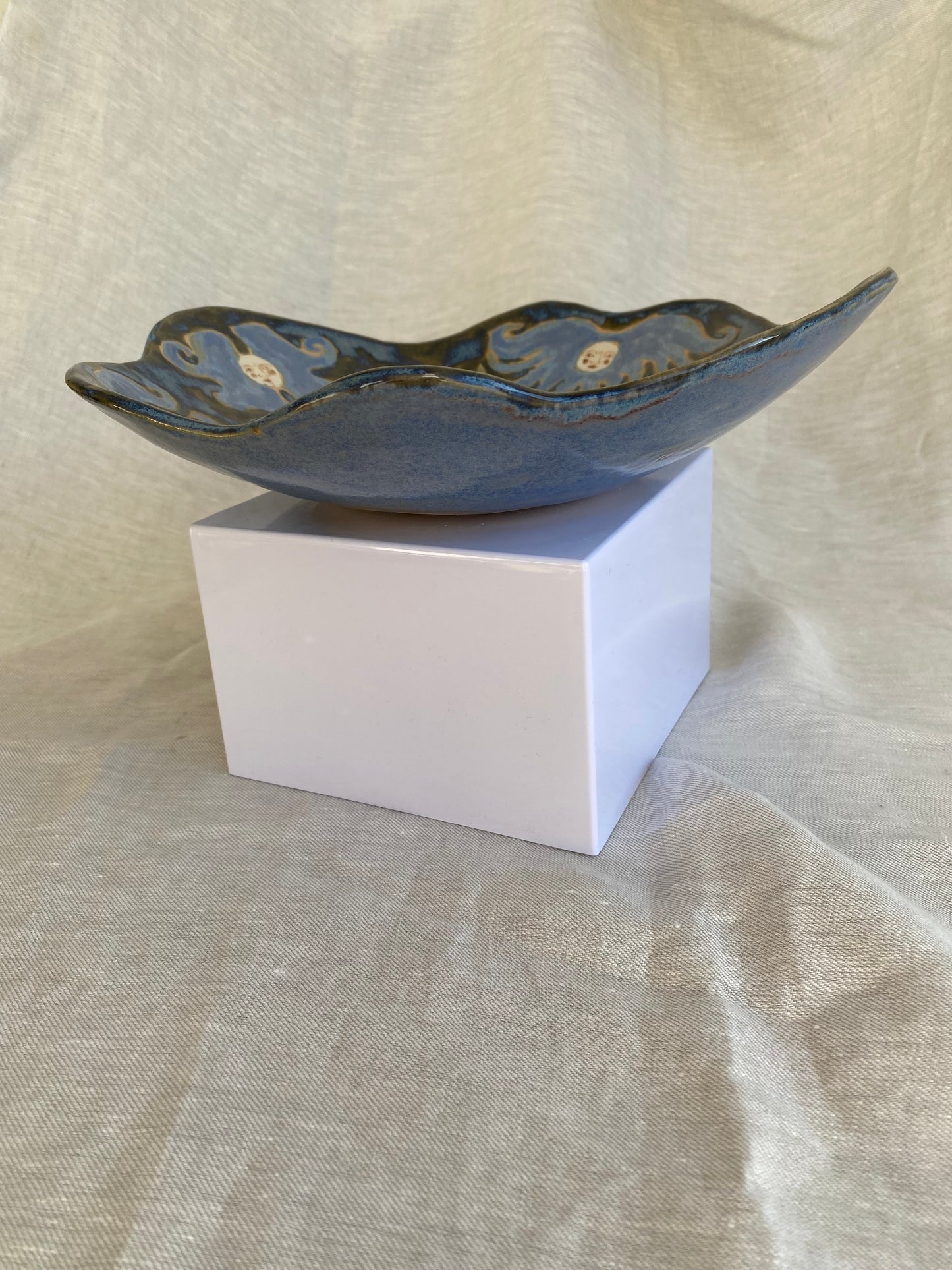 Angels Fruit Bowl in Bright Blue and Black Shadow