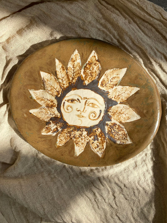 Leaf Plate in Metallic and Brown