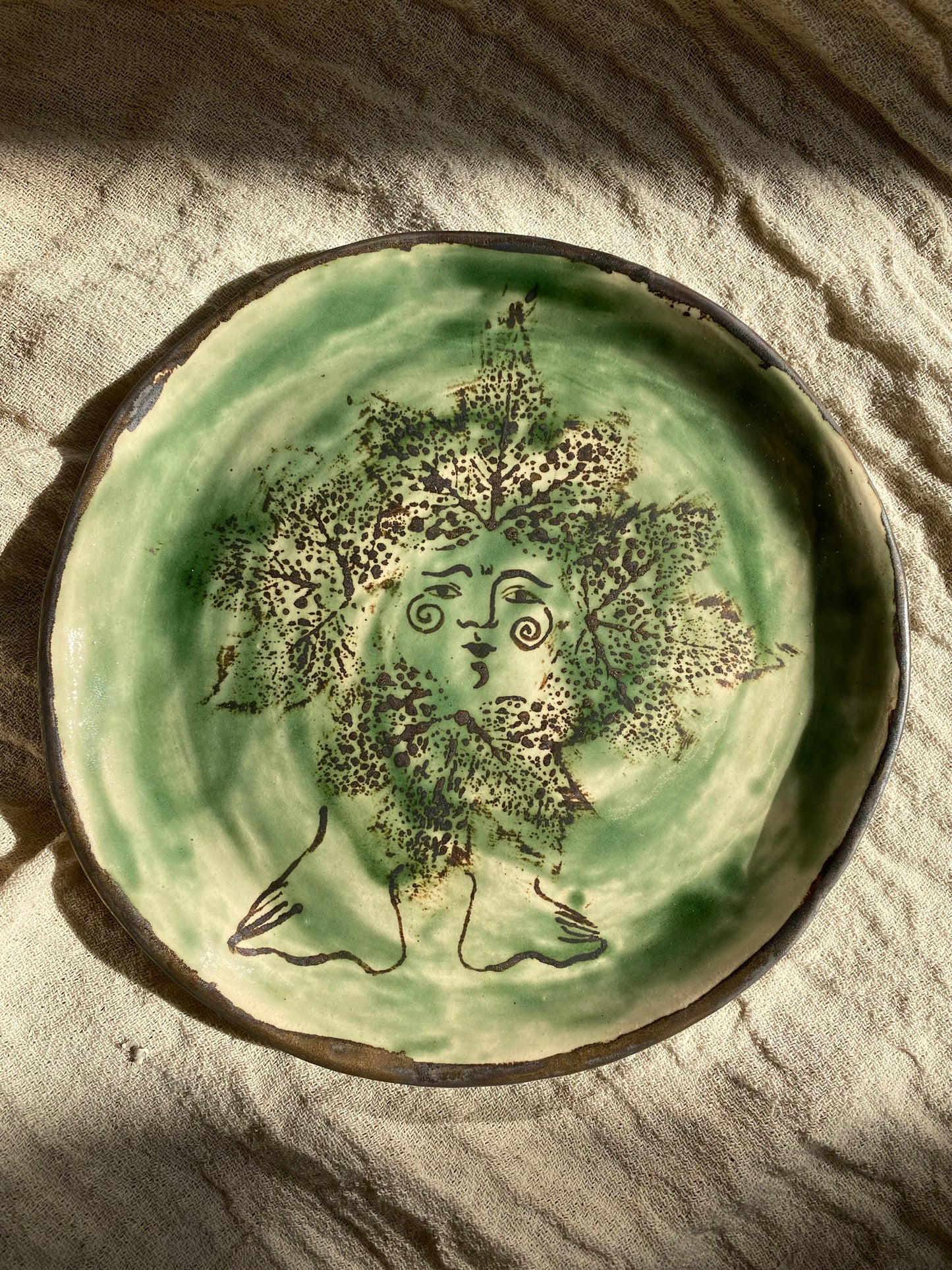 Leaf Plate in Green and Metallic Brown