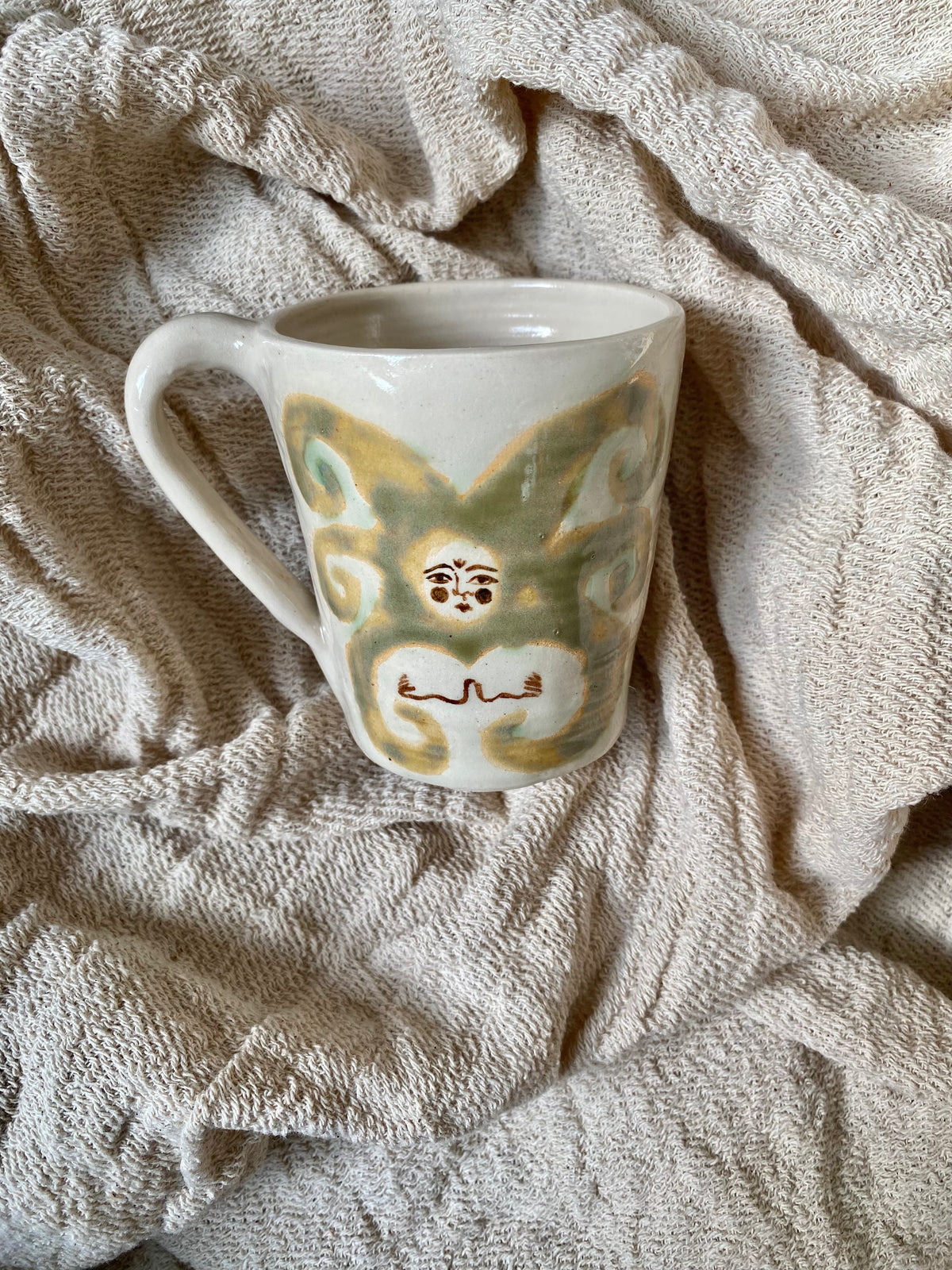 Angel Mug in Warm Green